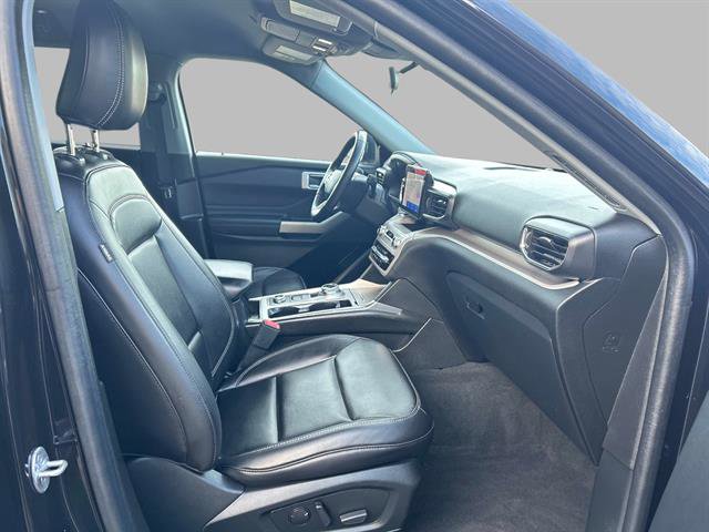 Used 2023 Ford Explorer XLT w/ Equipment Group 202A image 18