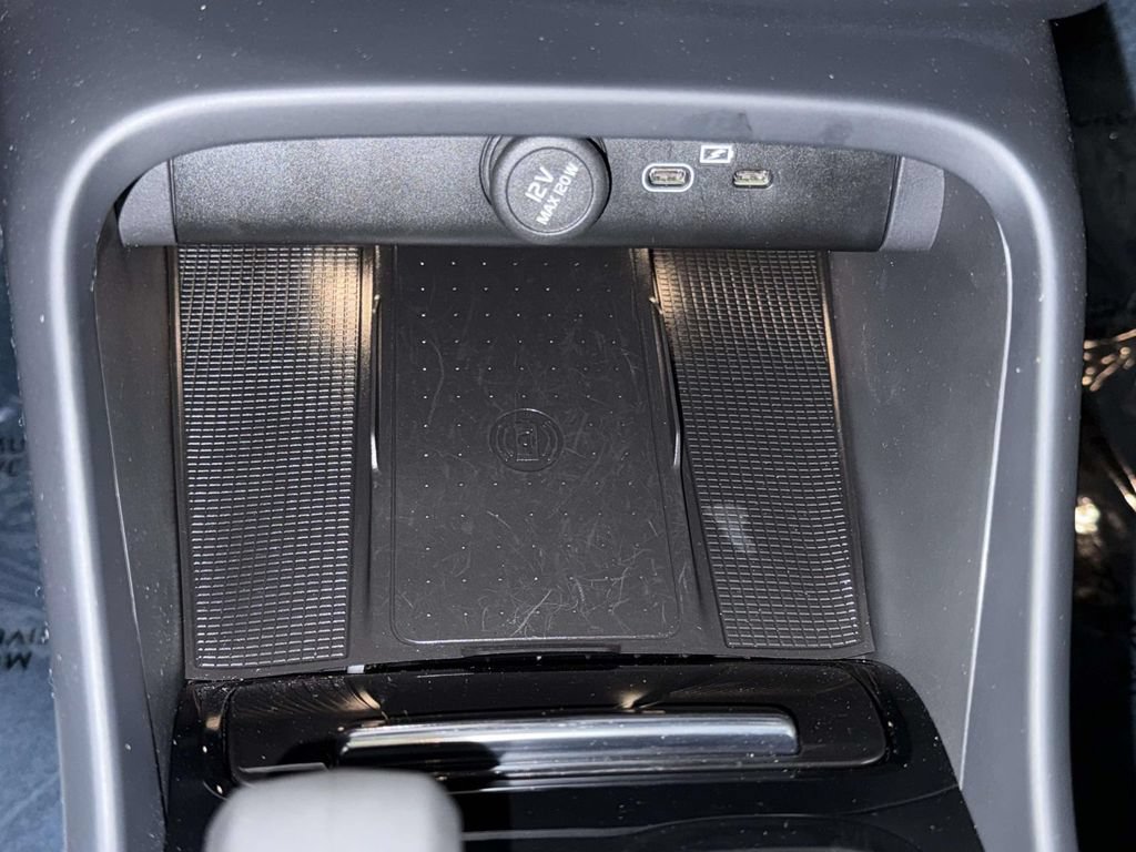 Used 2023 Volvo XC40 Recharge Ultimate w/ Protection Package Premier AWD/4WD image 24