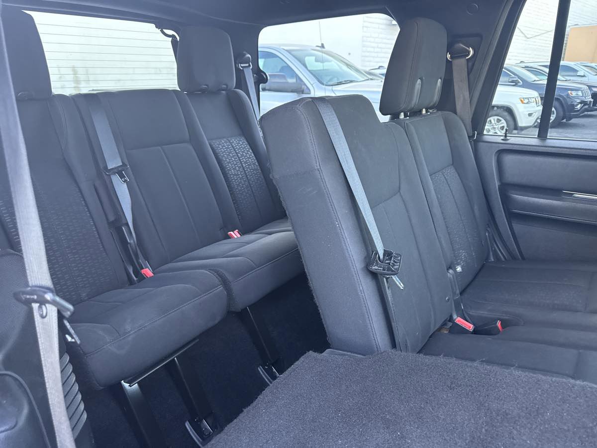 Used 2017 Ford Expedition XLT image 21