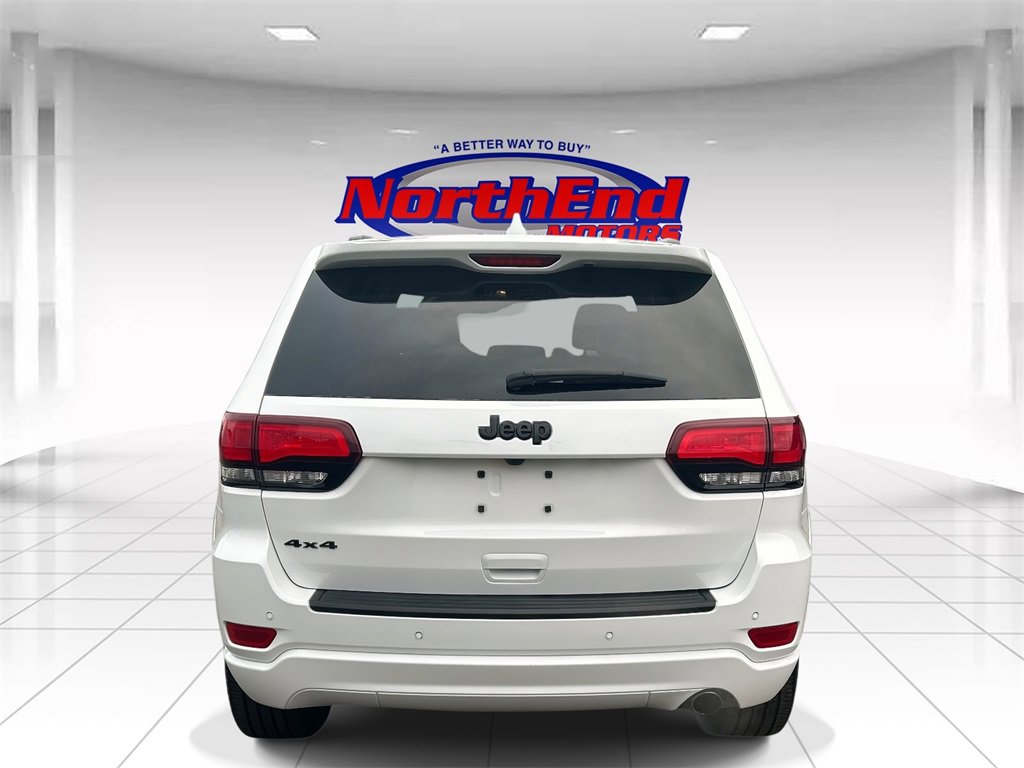 Used 2022 Jeep Grand Cherokee Laredo X image 4