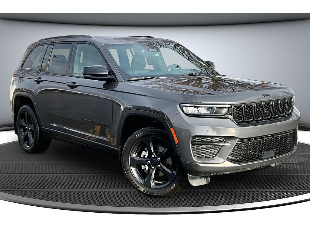 Certified 2025 Jeep Grand Cherokee Altitude image 13