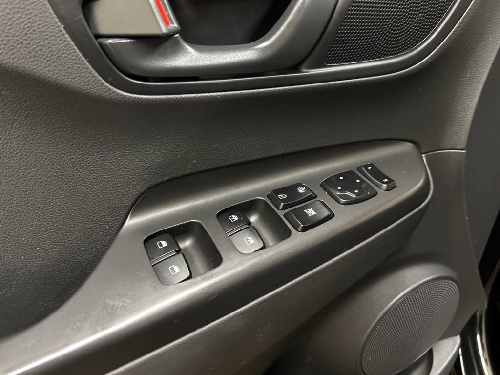 Used 2023 Hyundai Kona SEL AWD/4WD image 26