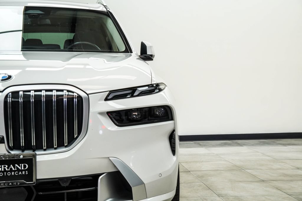 Used 2026 BMW X7 xDrive40i AWD/4WD image 8