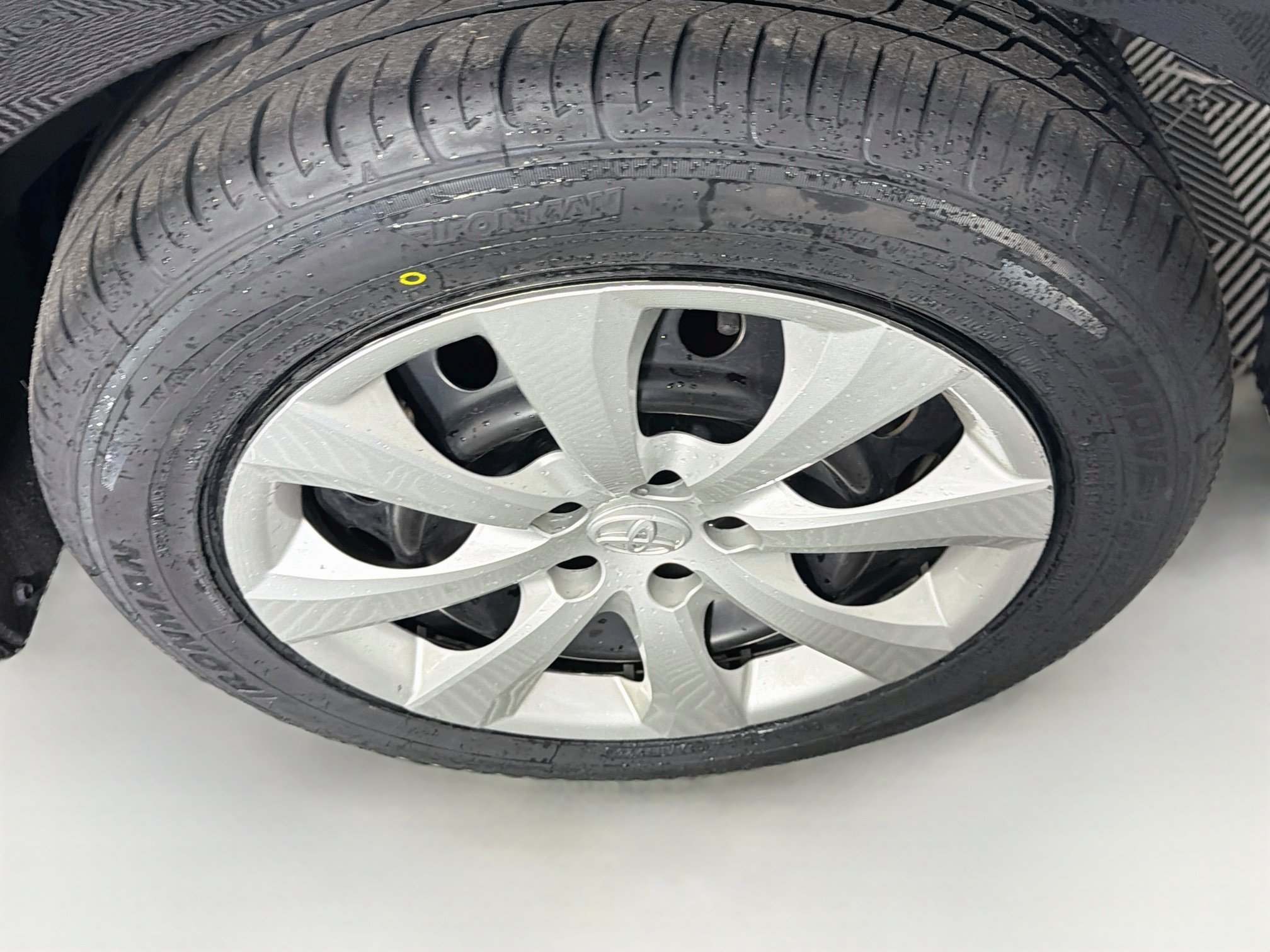 Used 2025 Toyota Corolla LE FWD image 11