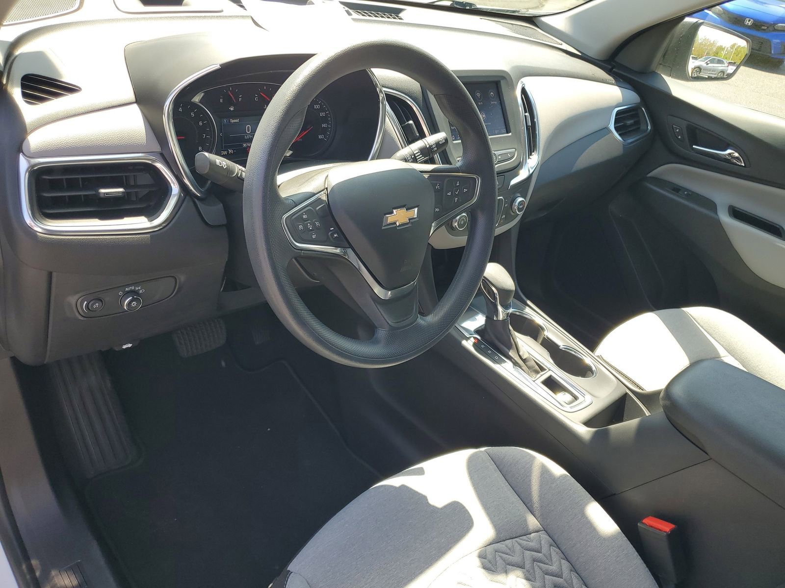 Used 2023 Chevrolet Equinox LS w/ LS Convenience Package image 6