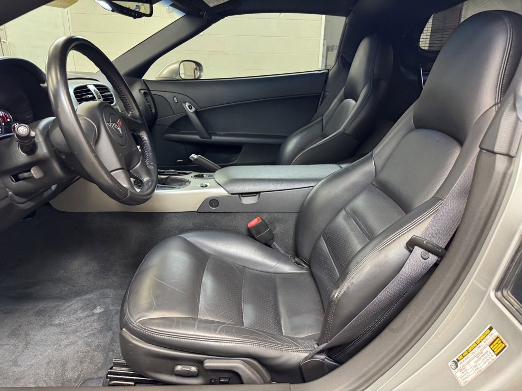Used 2005 Chevrolet Corvette Base w/ Preferred Equipment Group image 12