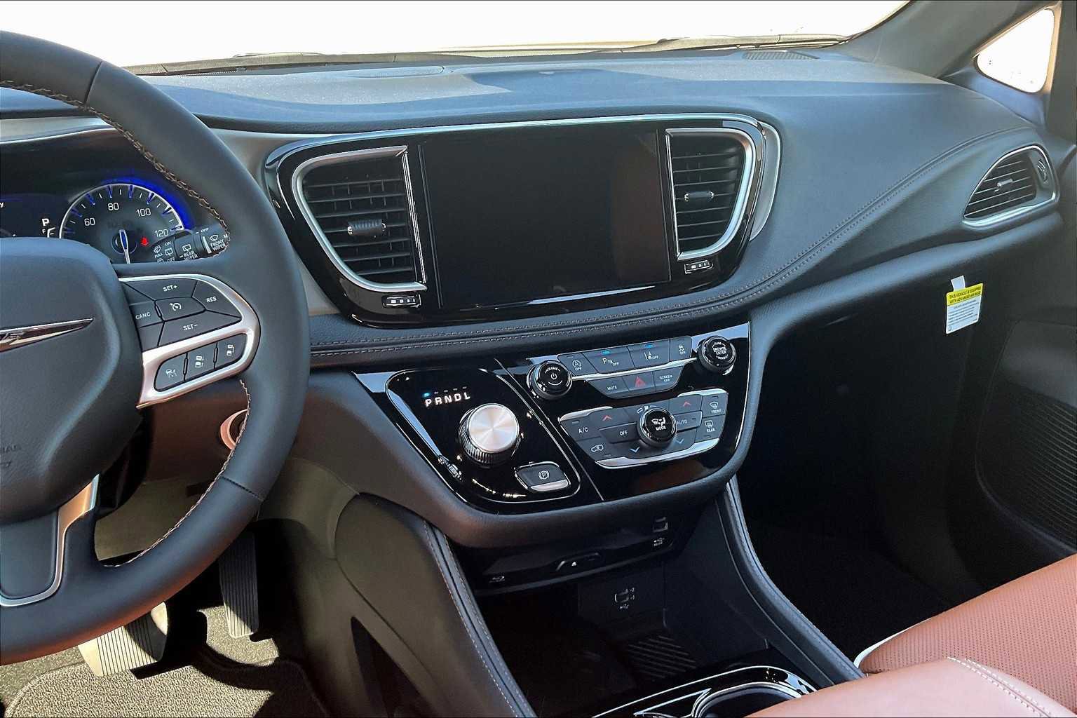 New 2026 Chrysler Pacifica Pinnacle image 6
