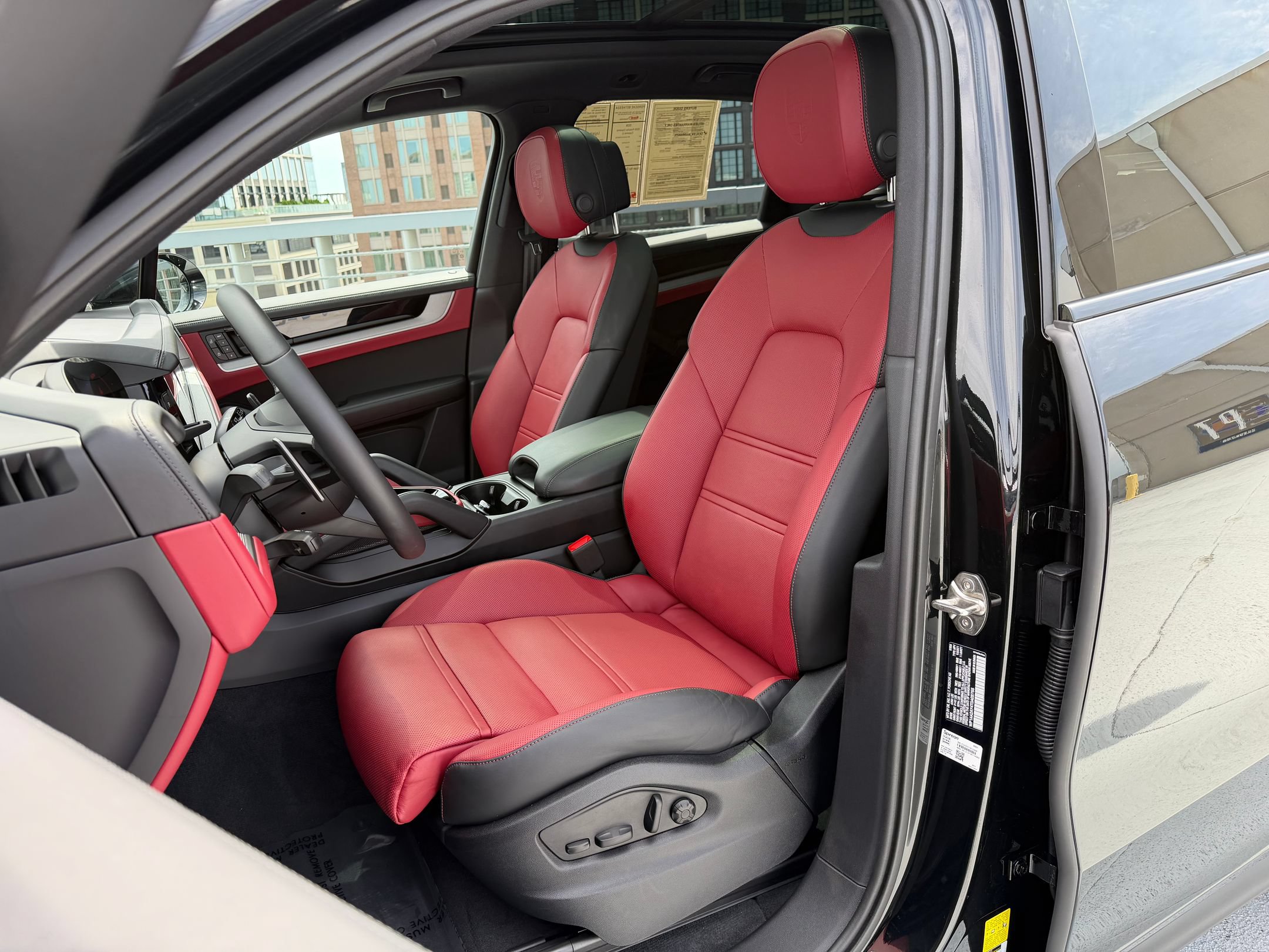 Certified 2026 Porsche Cayenne AWD/4WD image 5