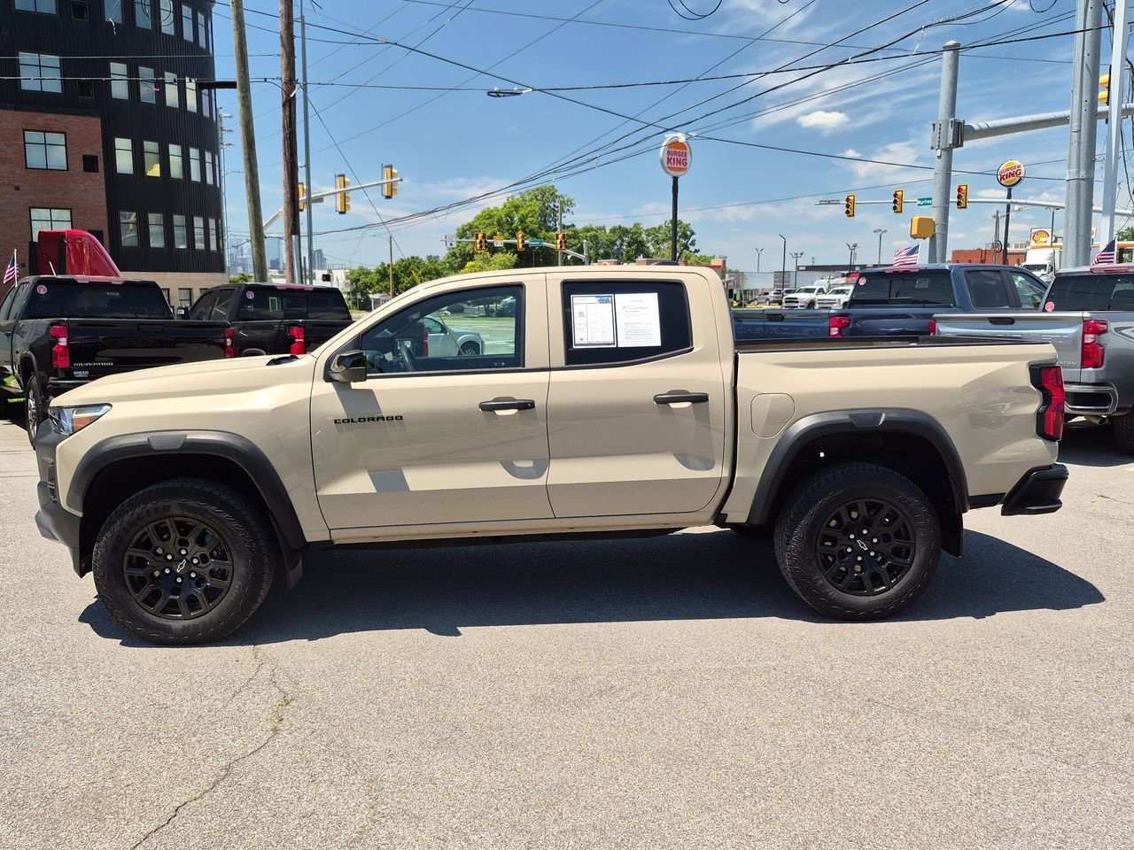 Used 2024 Chevrolet Colorado Trail Boss w/ Technology Package AWD/4WD image 5