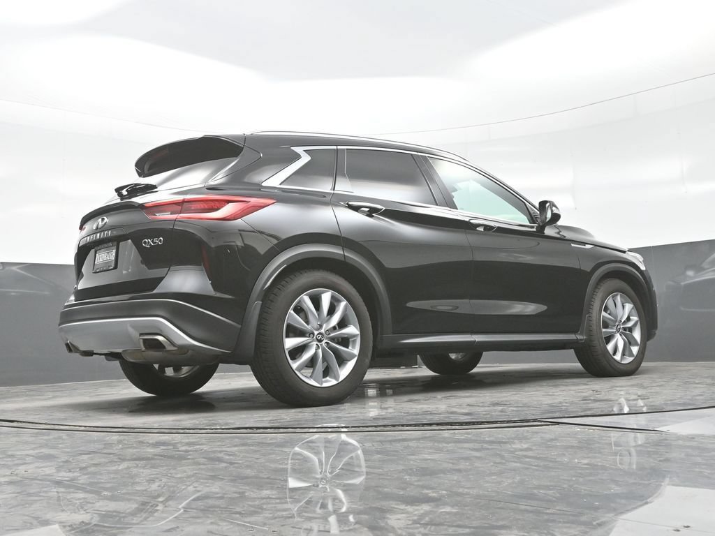 Used 2019 INFINITI QX50 Luxe w/ Navigation Package AWD/4WD image 32