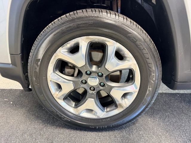 Used 2017 Jeep Compass Limited AWD/4WD image 15