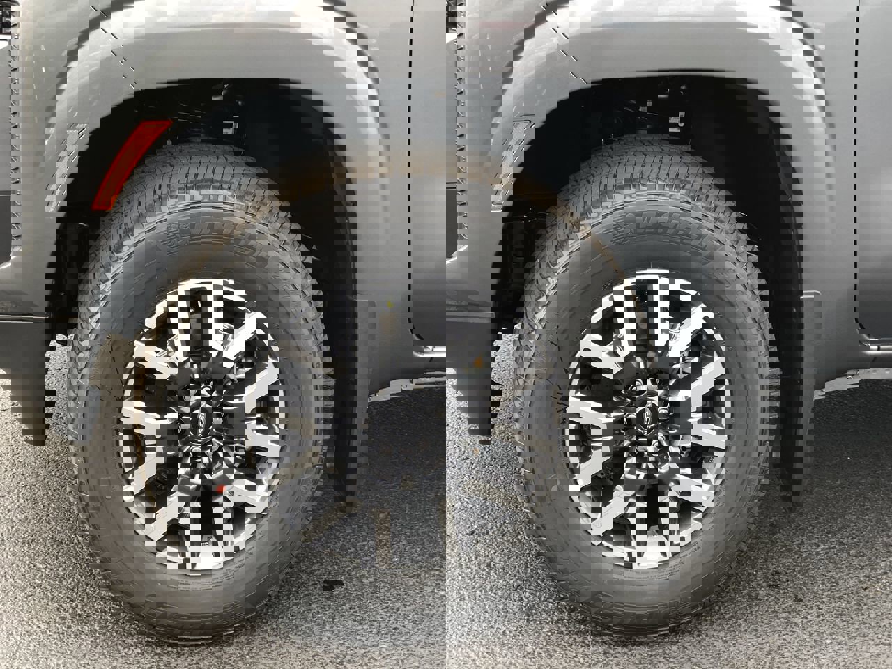 New 2026 Nissan Frontier SV w/ Tow Package image 10