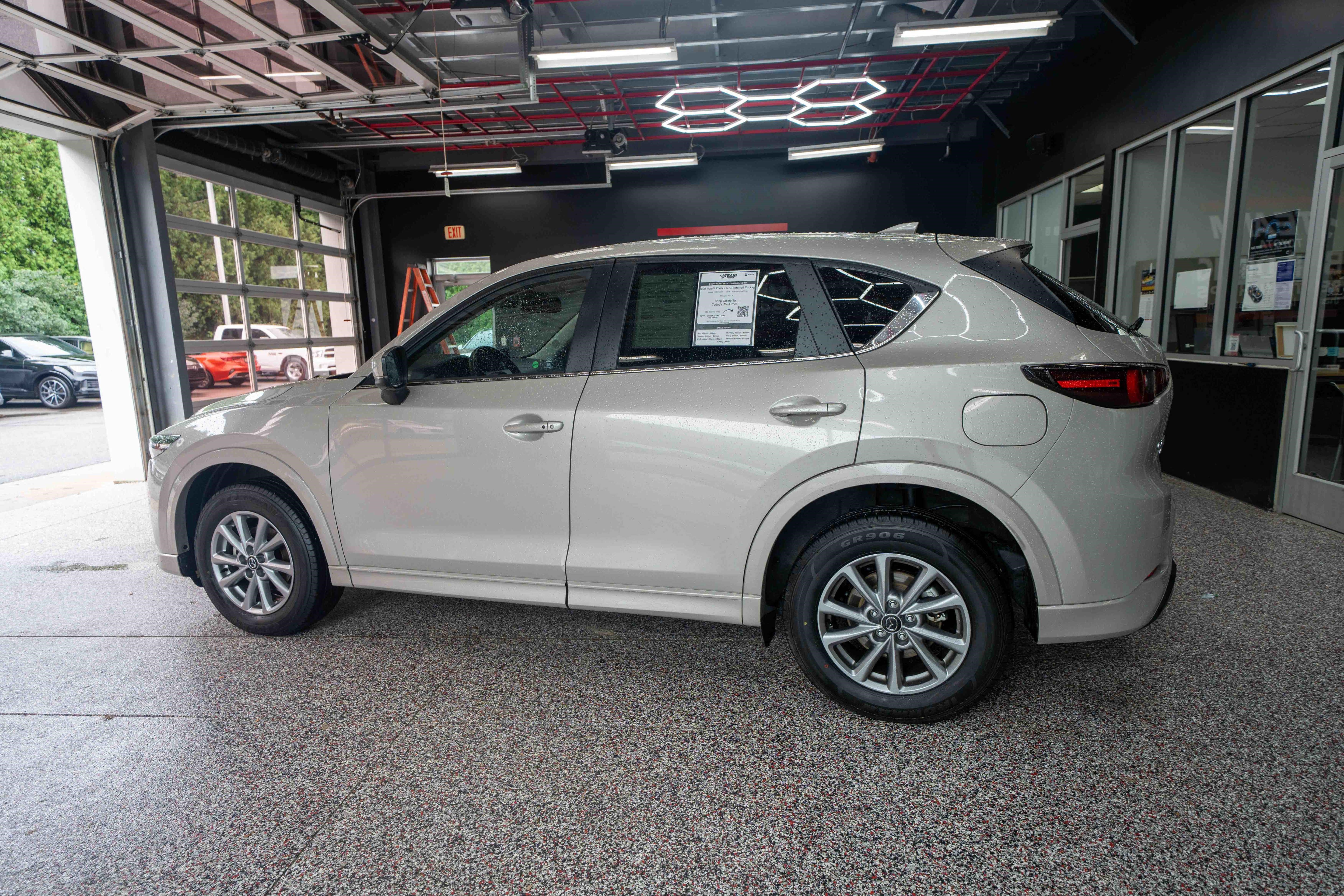 Used 2025 MAZDA CX-5 AWD 2.5 S w/ Preferred Package image 2