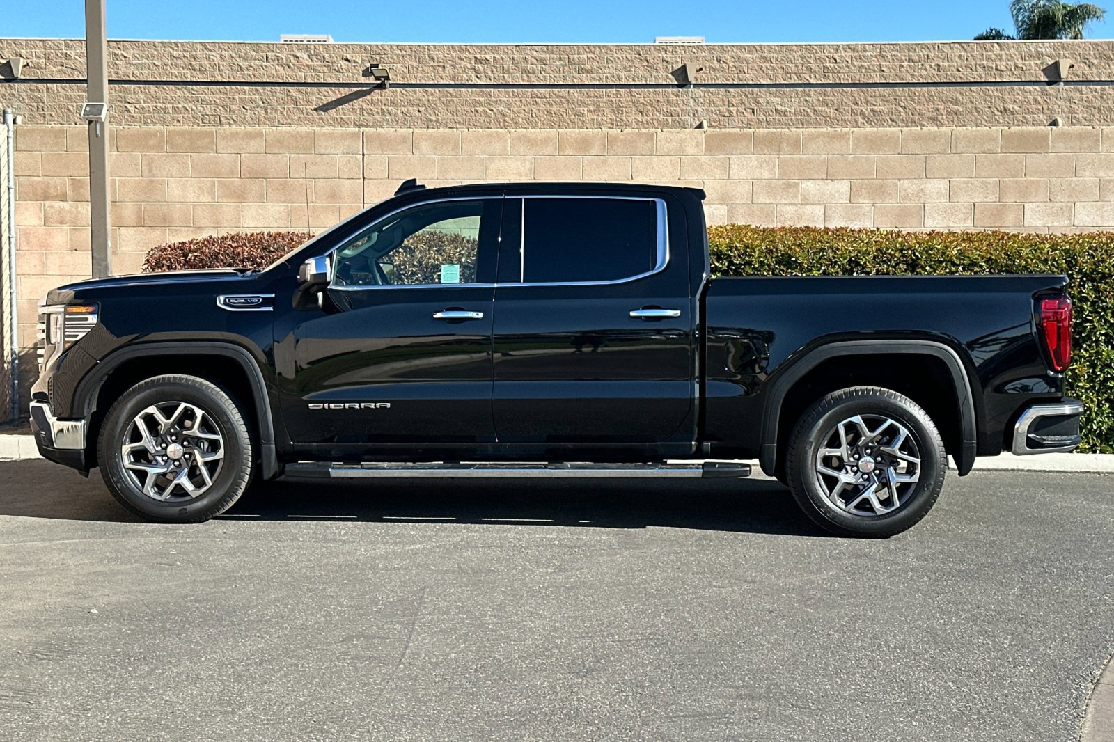 Certified 2026 GMC Sierra 1500 SLT w/ SLT Premium Package RWD image 7