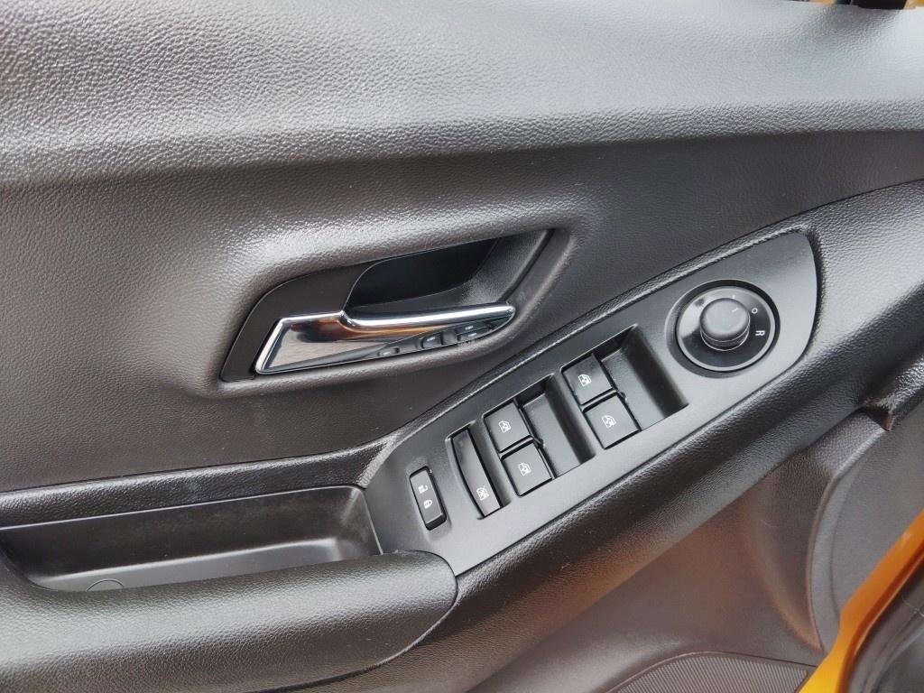 Used 2017 Chevrolet Trax LT image 12