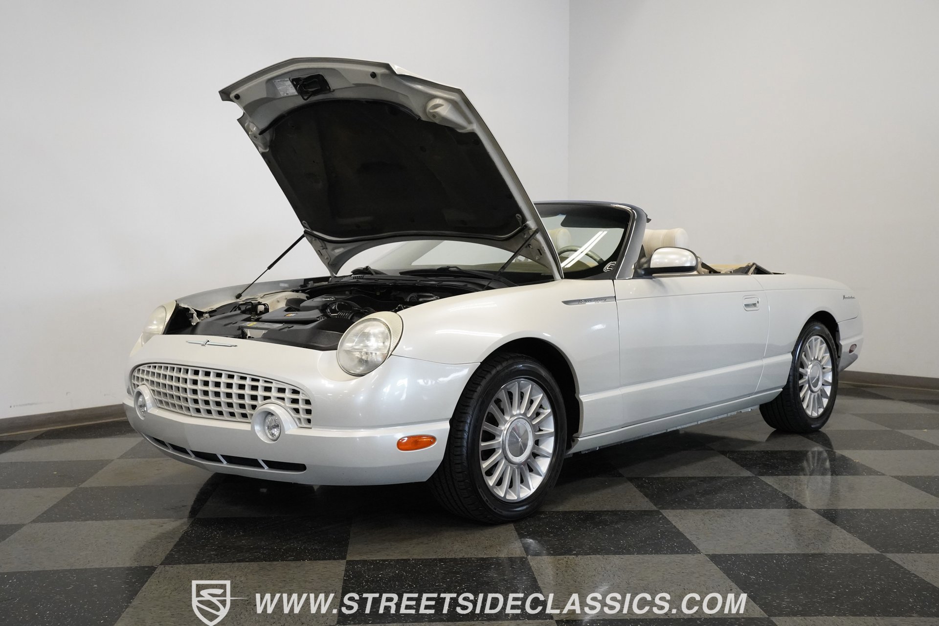 Used 2005 Ford Thunderbird 50th Anniversary image 38