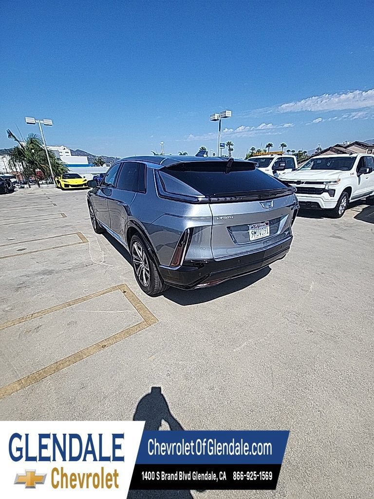 Used 2024 Cadillac Lyriq Luxury w/ LPO, Floor Liner Package RWD image 4