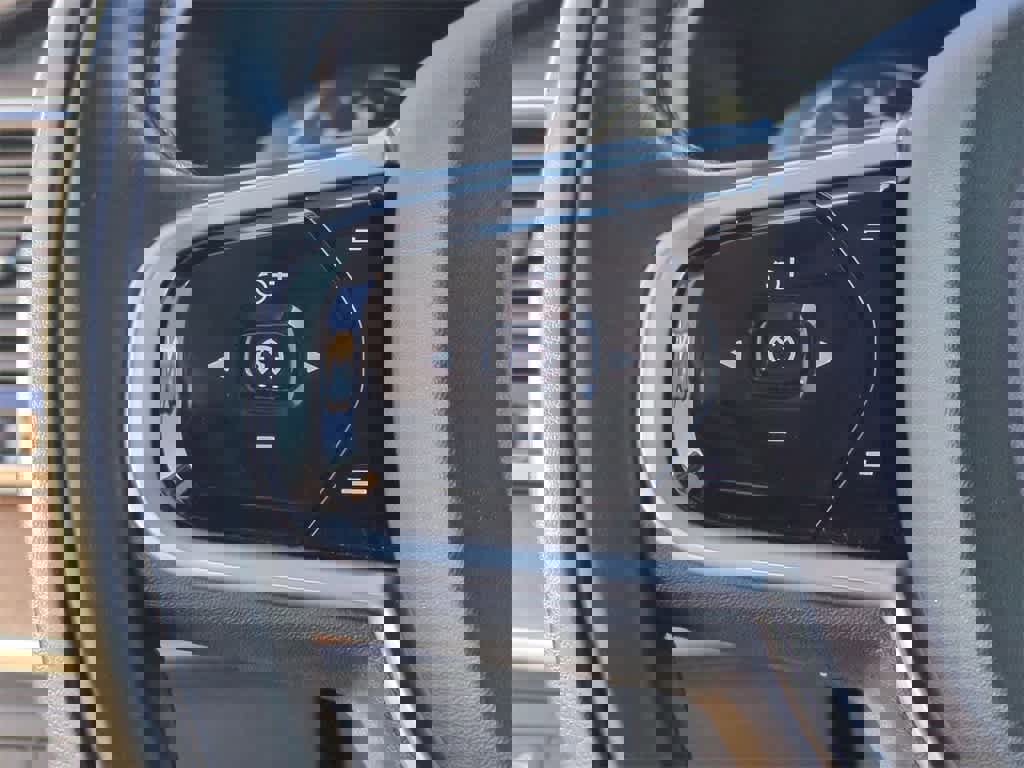 Used 2019 Volvo XC90 T8 Inscription w/ Luxury Package image 16