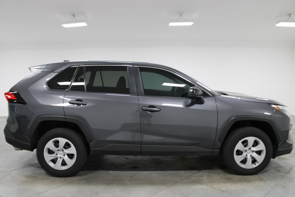 Used 2025 Toyota RAV4 LE AWD/4WD image 11