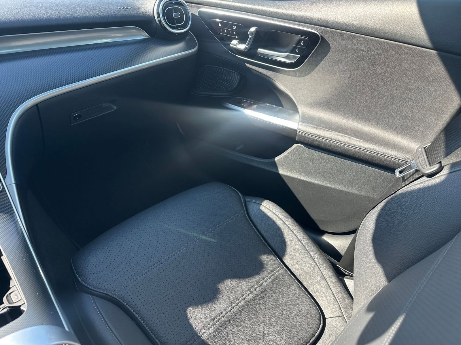 Used 2024 Mercedes-Benz C 300 4MATIC Sedan image 34