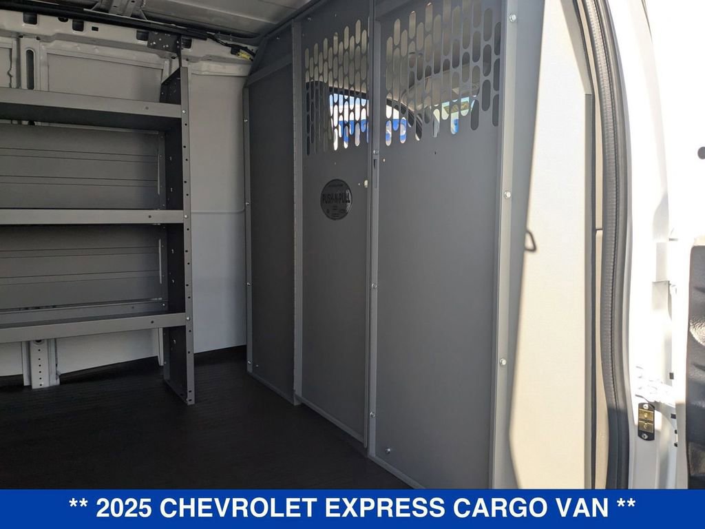 Used 2025 Chevrolet Express 3500 Extended image 32