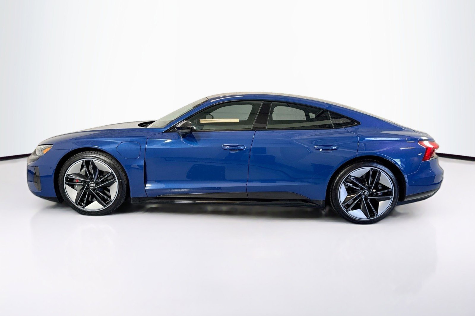 Used 2023 Audi RS e-tron GT w/ Ceramic Brake Package image 8