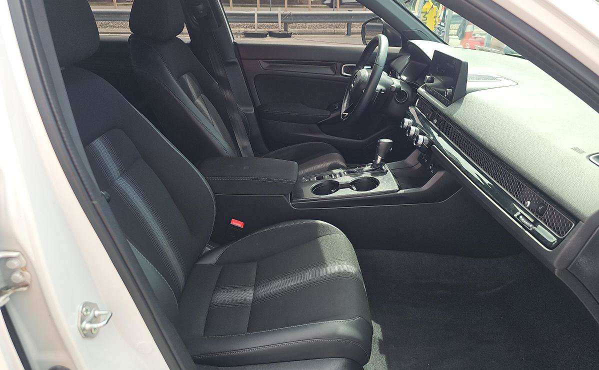 Used 2023 Honda Civic Sport image 9