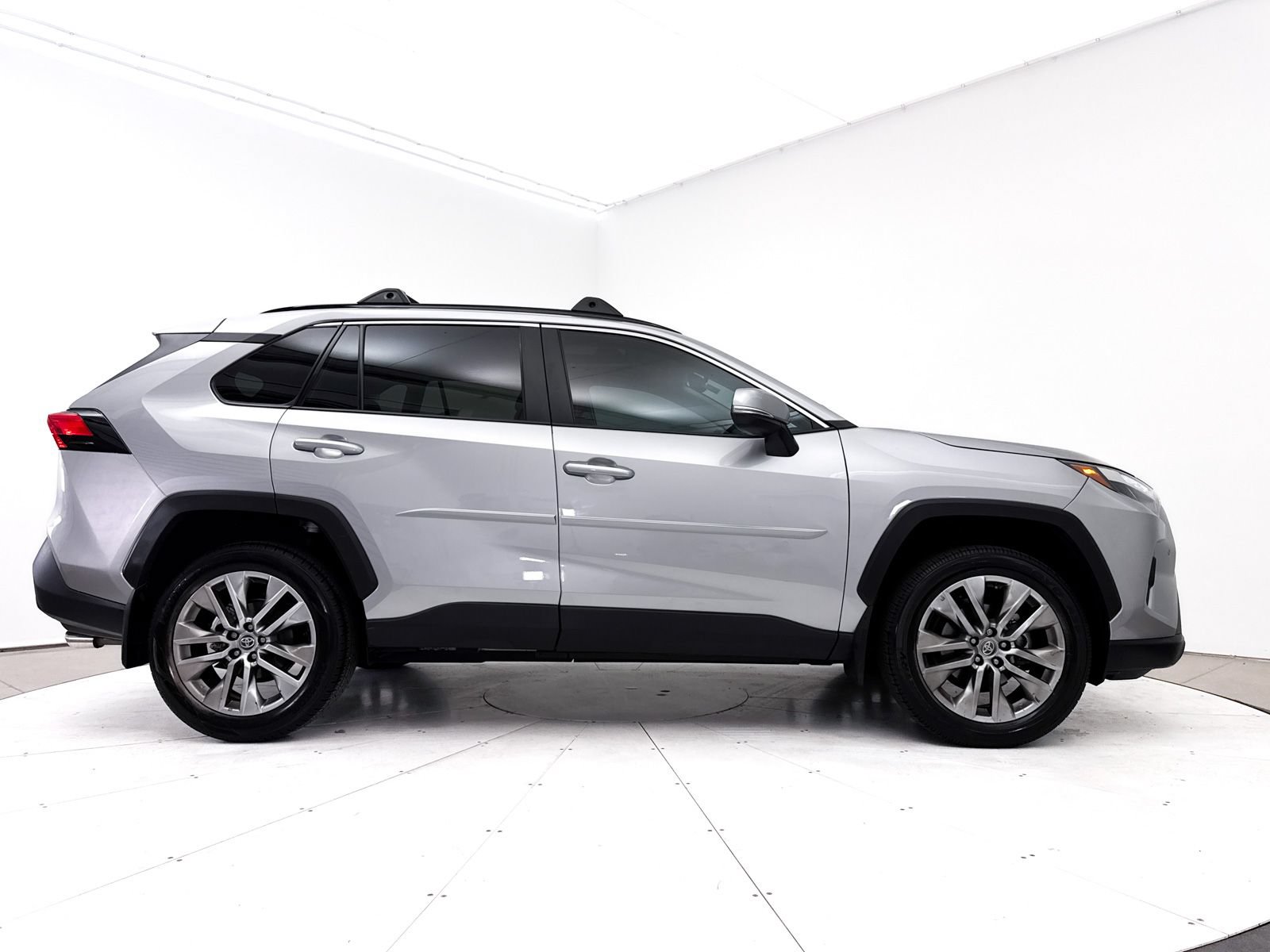 Used 2024 Toyota RAV4 XLE Premium w/ Weather Package FWD image 41