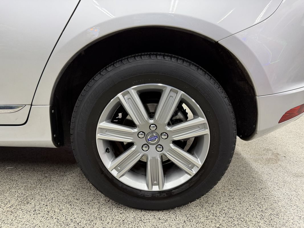 Used 2017 Volvo XC60 T5 Inscription w/ Advanced Package AWD/4WD image 38