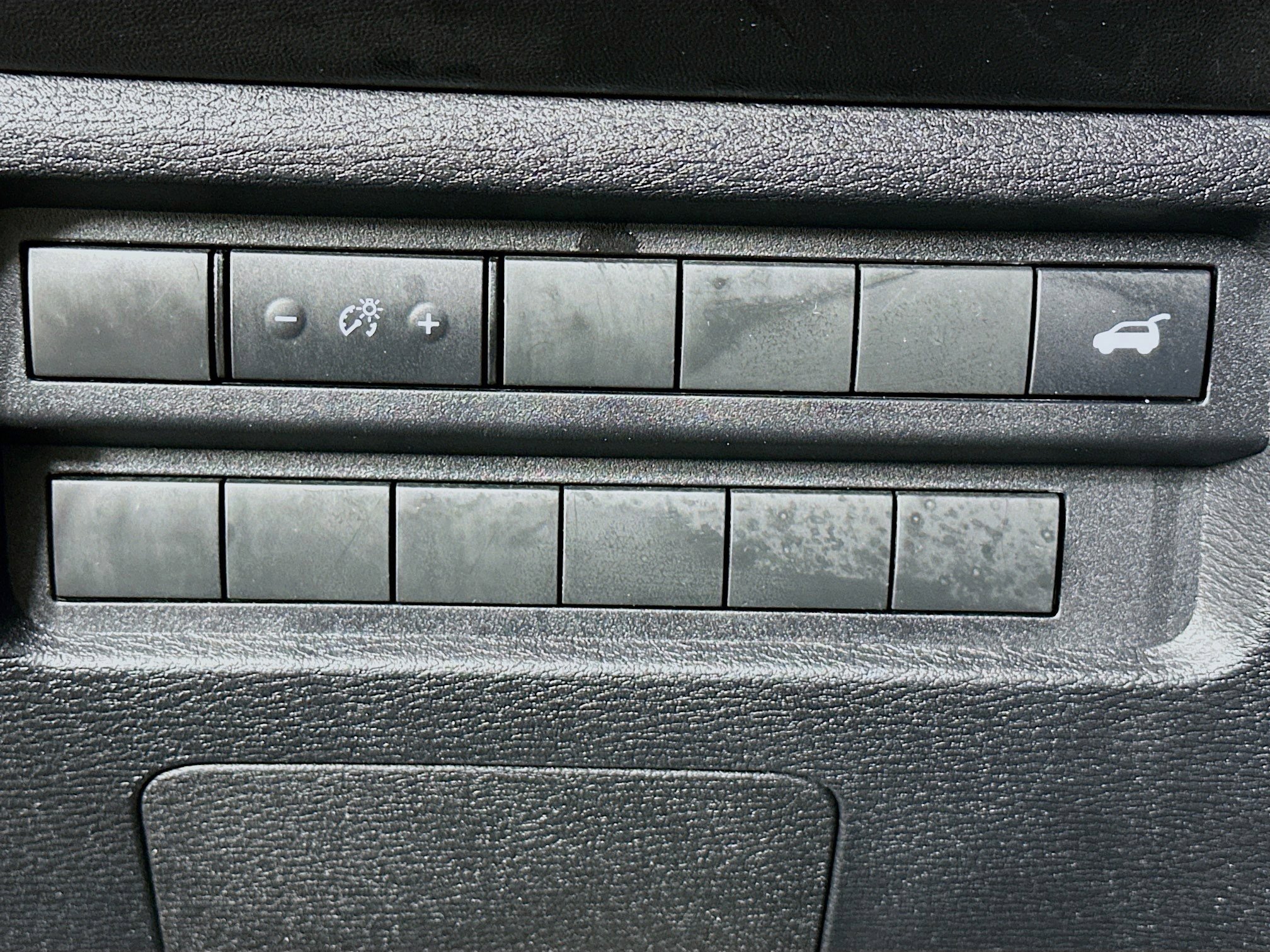 Used 2025 Mitsubishi Outlander SE image 17