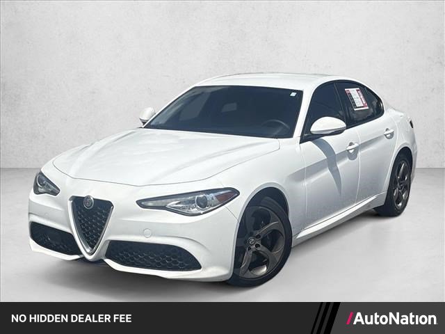 Used 2018 Alfa Romeo Giulia AWD image 1