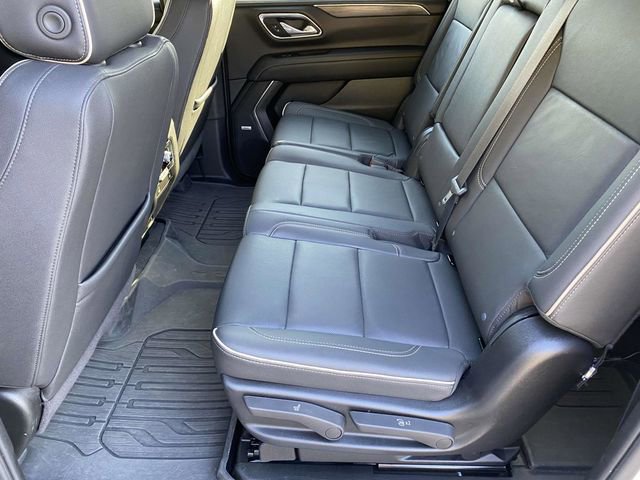 Used 2024 GMC Yukon XL SLT w/ SLT Luxury Package image 17
