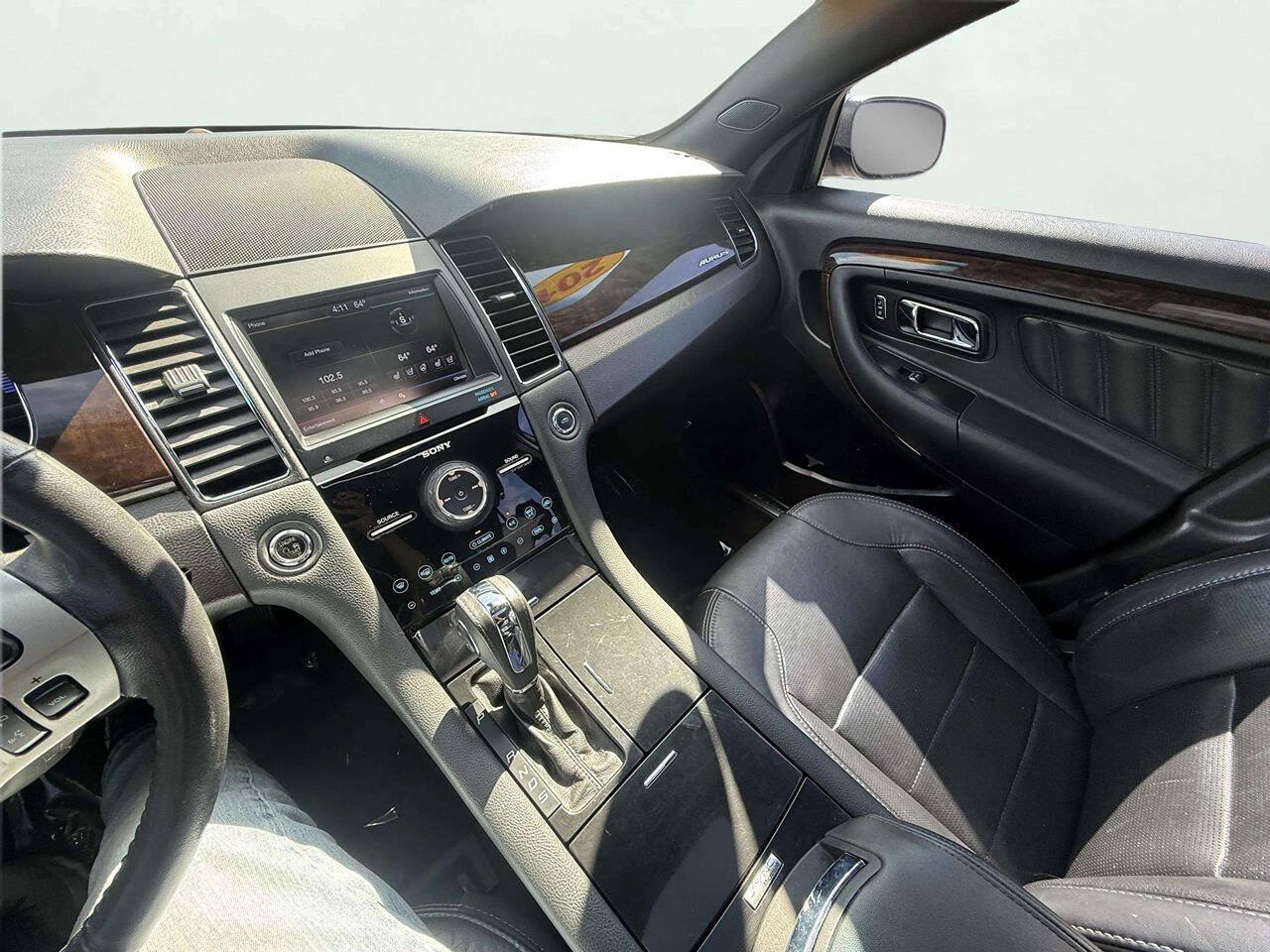 Used 2013 Ford Taurus Limited FWD image 18