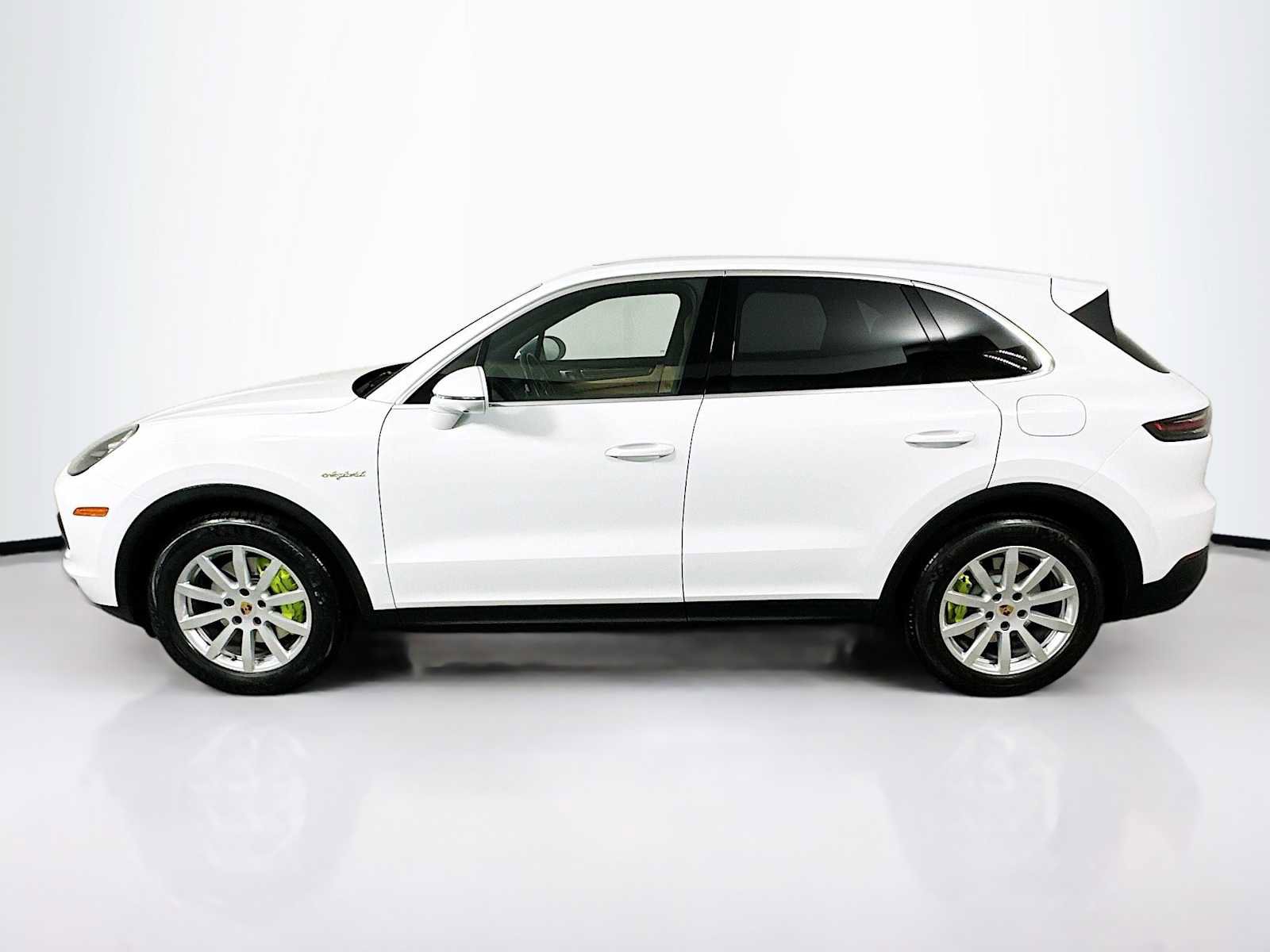 Certified 2022 Porsche Cayenne E-Hybrid image 2