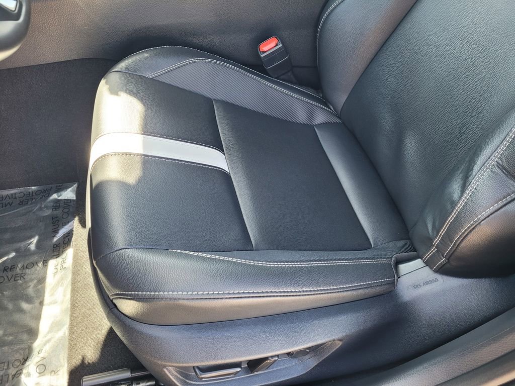 Used 2025 Toyota Camry SE w/ Convenience Package image 10
