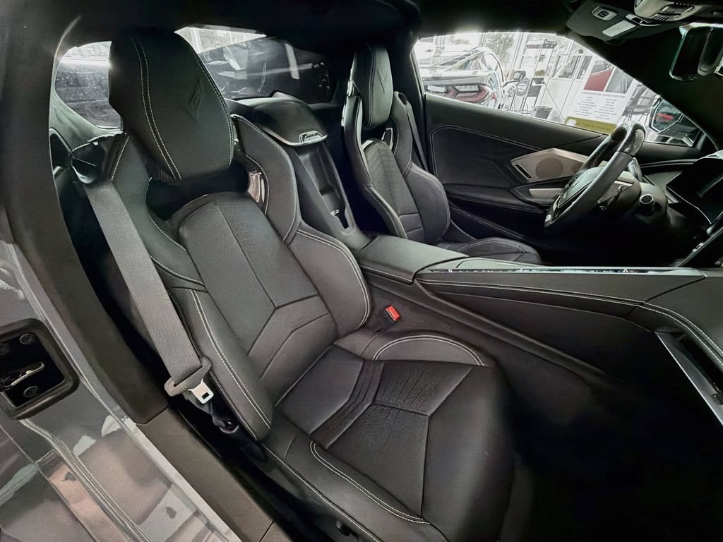 Used 2025 Chevrolet Corvette Z06 RWD image 26