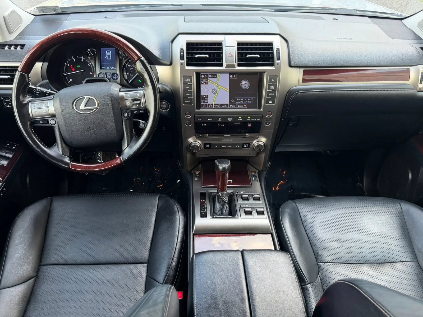 Used 2017 Lexus GX 460 Luxury AWD/4WD image 5