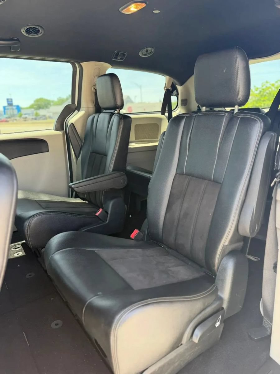 Used 2020 Dodge Grand Caravan SXT FWD image 18
