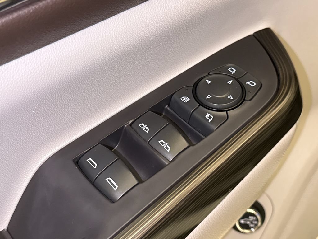 Used 2021 GMC Acadia SLT w/ Premium Package FWD image 22