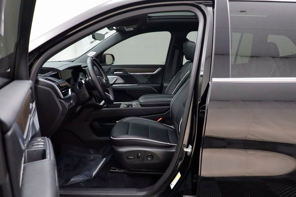 Used 2025 GMC Acadia Denali w/ Super Cruise Package image 5