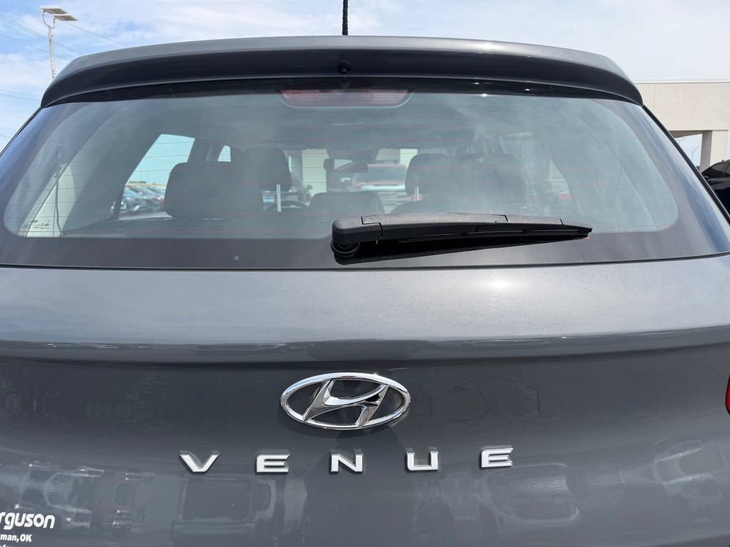 Used 2024 Hyundai Venue SEL FWD image 16