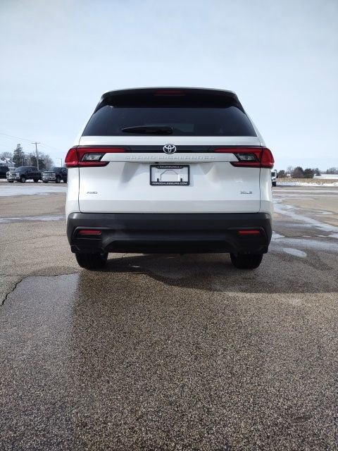 Used 2025 Toyota Grand Highlander AWD image 4