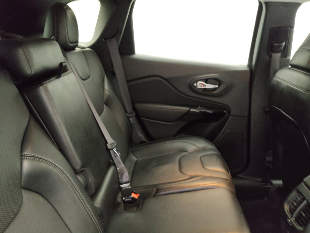 Used 2023 Jeep Cherokee Altitude Lux image 19