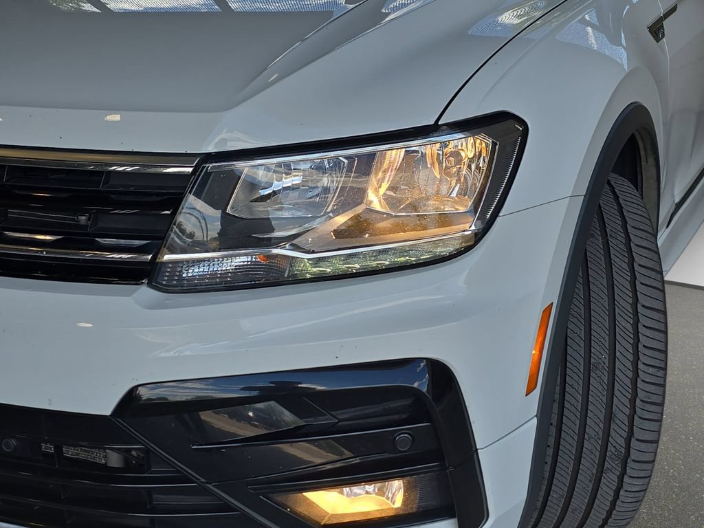 Used 2020 Volkswagen Tiguan SE R-Line AWD/4WD image 31