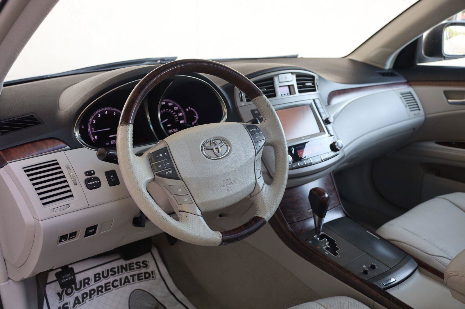 Used 2011 Toyota Avalon Limited FWD image 16