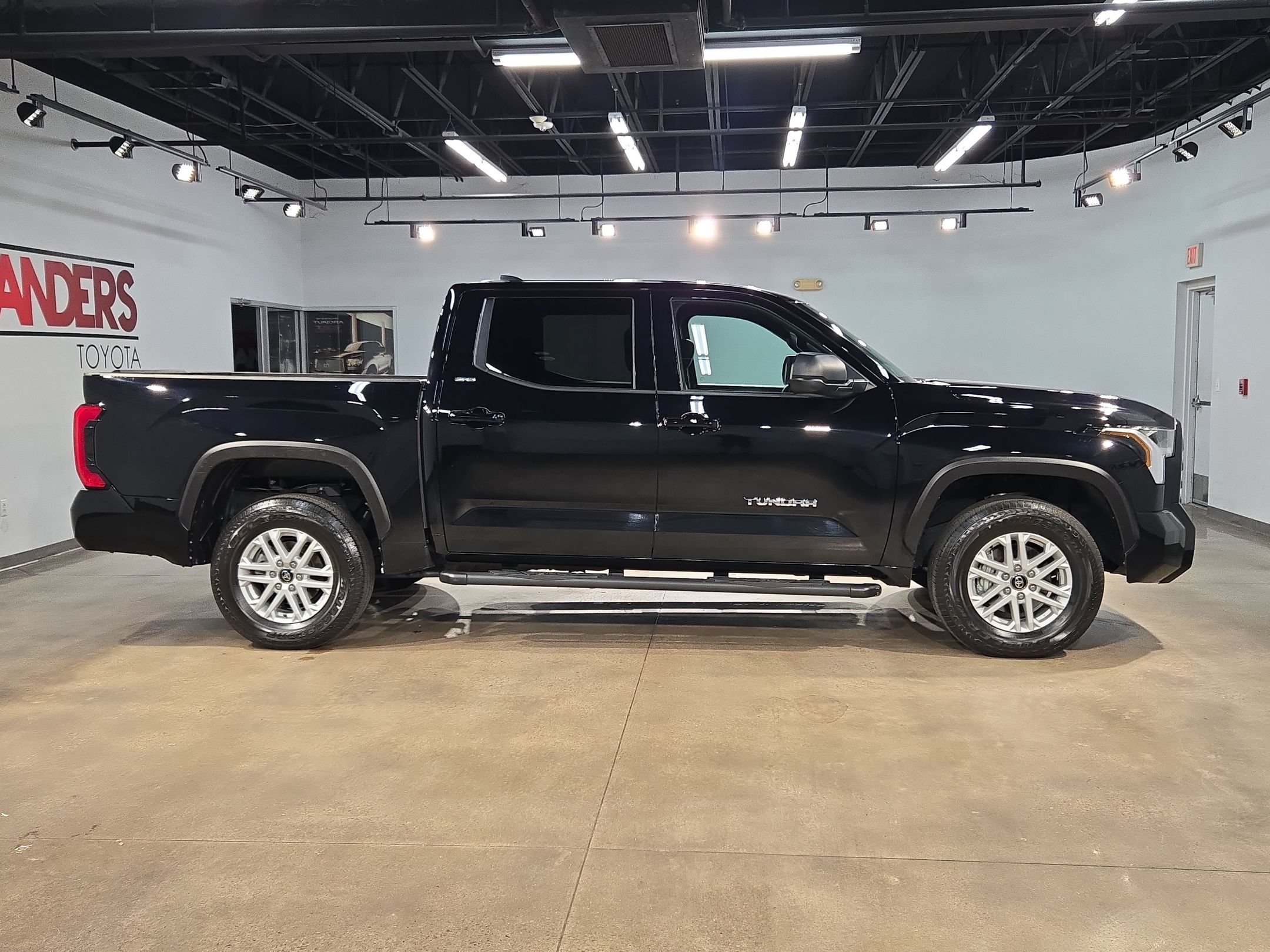Certified 2025 Toyota Tundra SR5 w/ SR5 Premium Package AWD/4WD image 8