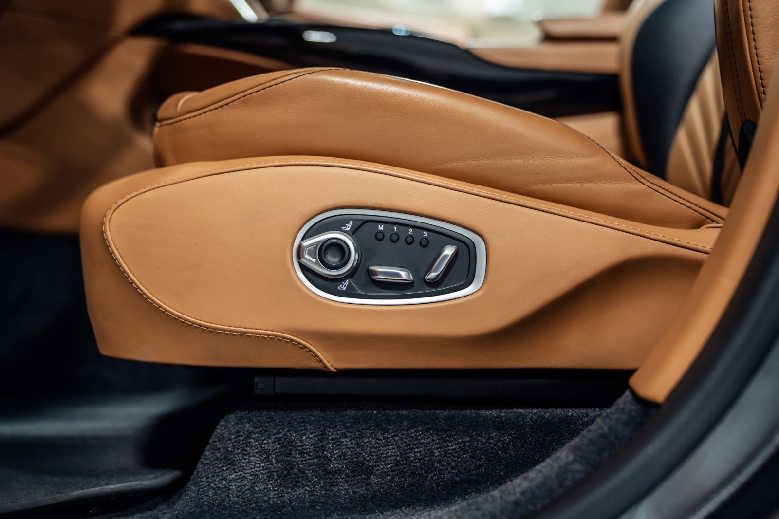 Used 2023 Aston Martin DBX 707 image 24