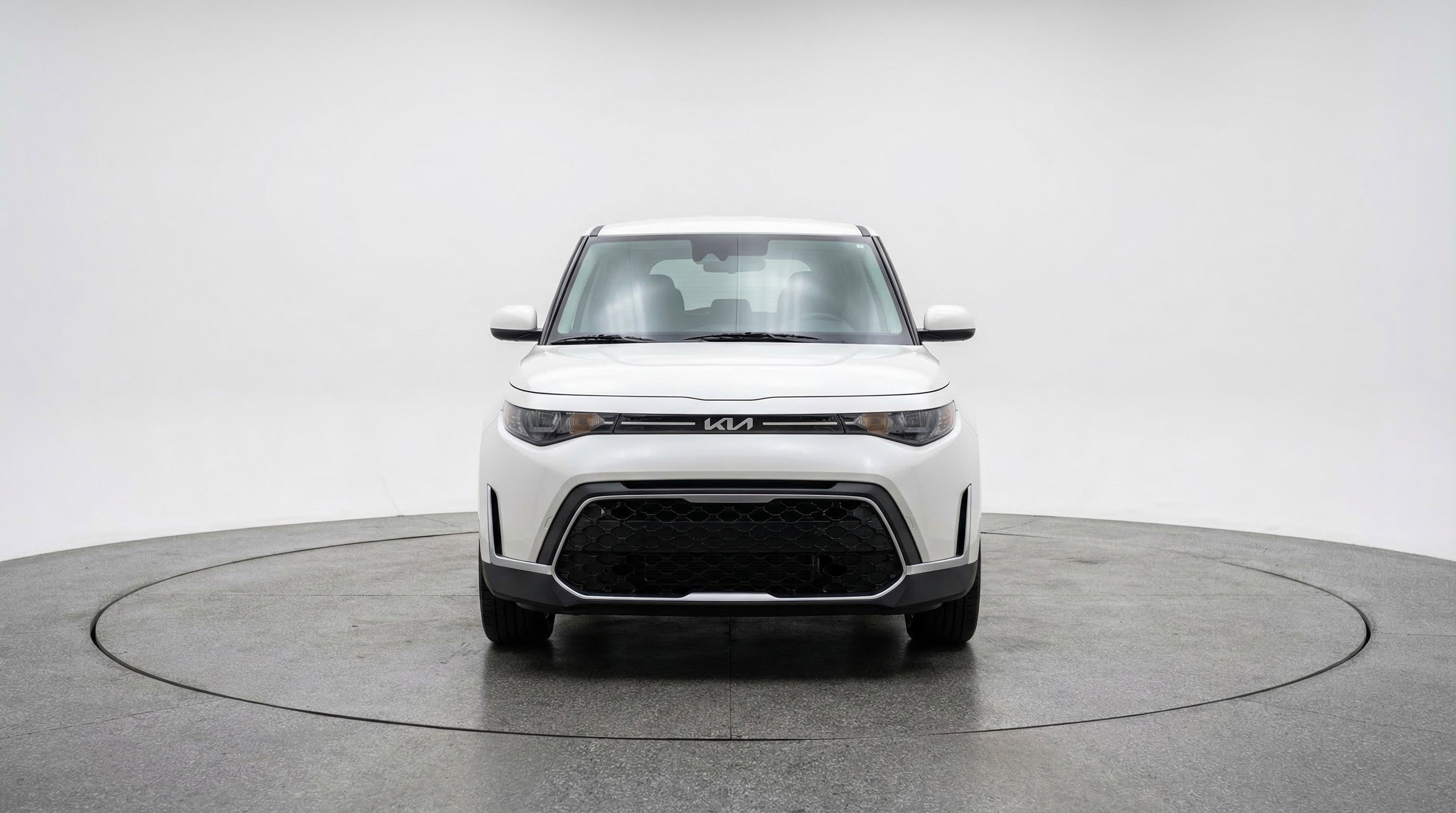 Used 2025 Kia Soul LX w/ LX Technology Package image 2