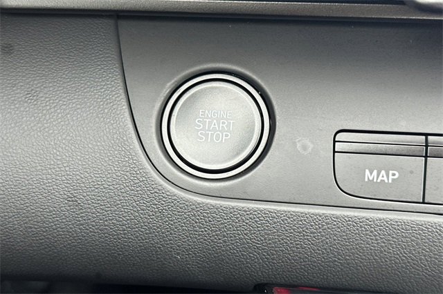 Used 2025 Hyundai Elantra SEL image 22