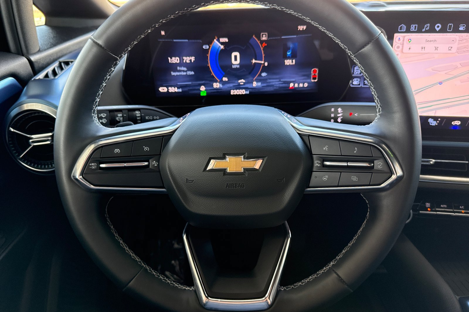 Used 2024 Chevrolet Equinox EV LT FWD image 34